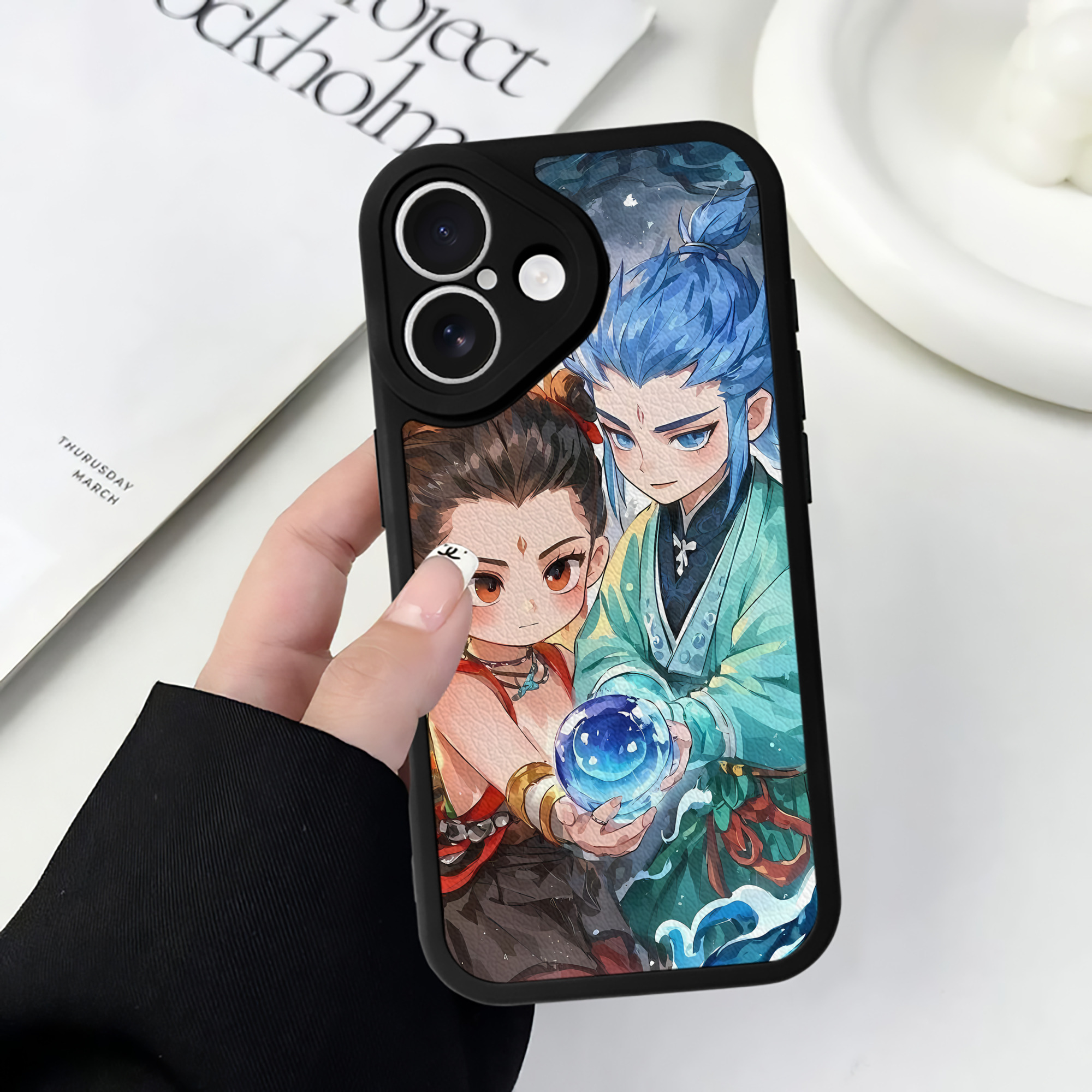 （画像用） Ne Zha 2 ナタ 魔童の大暴れ 【iPhone 16シリーズ対応】シリコンスマホケース（レザー調） 材質：シリコン